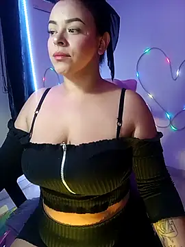 Danniela20 online show from October 5, 2025, 11:46 pm