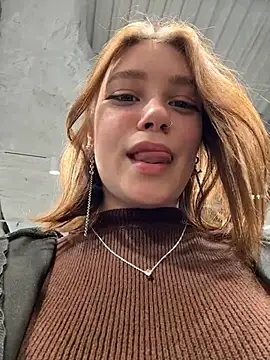 lucy-joy online show from November 20, 2025, 12:27 pm