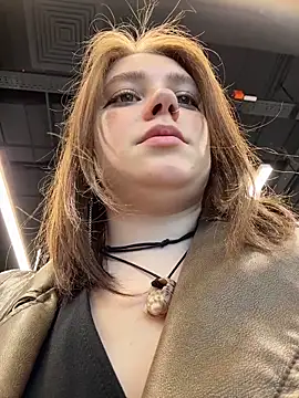 lucy-joy online show from April 19, 2026, 11:20 am