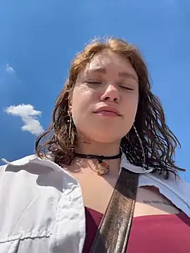 lucy-joy online show from June 10, 2026, 9:19 am