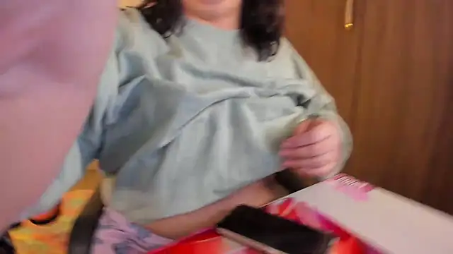 Verolake online show from December 4, 2025, 11:57 pm