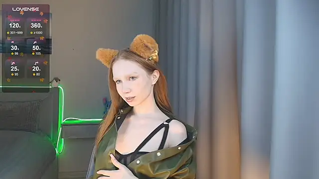 FoxyMira online show from November 29, 2025, 1:25 pm