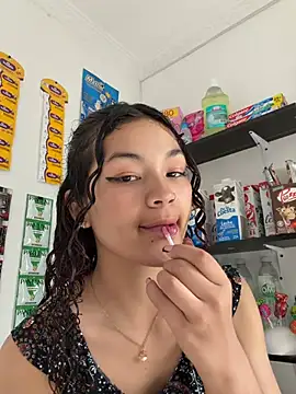 Camilla Miller01 online show from May 30, 2026, 1:08 pm