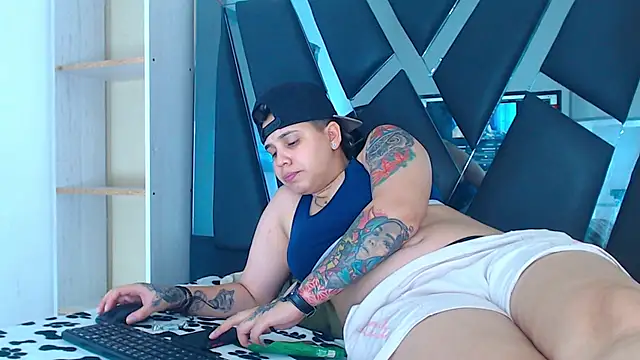 karla sexy21 online show from November 1, 2025, 5:20 am