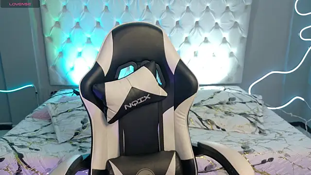 Megan  cole1 online show from October 10, 2025, 3:49 am