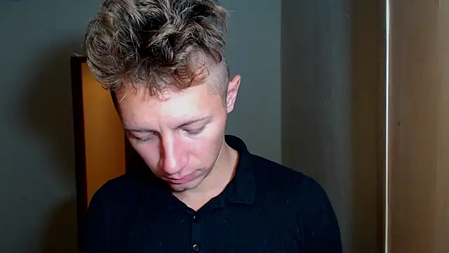 BlondZilla online show from December 4, 2025, 3:05 am