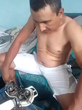 Snapshot of miroqui143 chatting on December 14, 2025, 4:34 pm miroqui143 online show from December 14, 2025, 4:34 pm