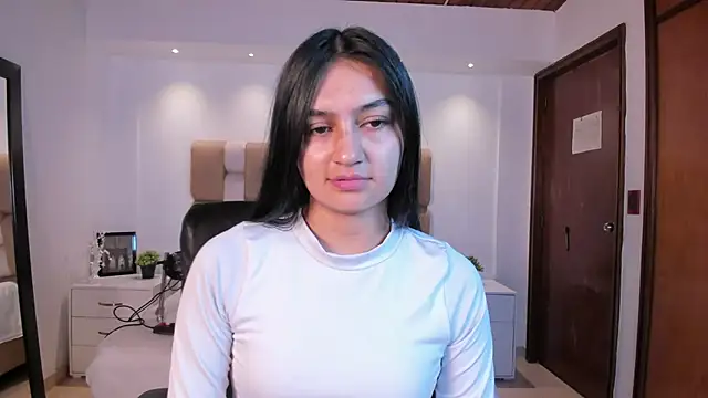 AidaJones online show from October 10, 2025, 1:10 pm