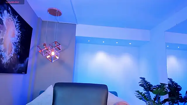 AidaJones online show from December 1, 2025, 11:15 am