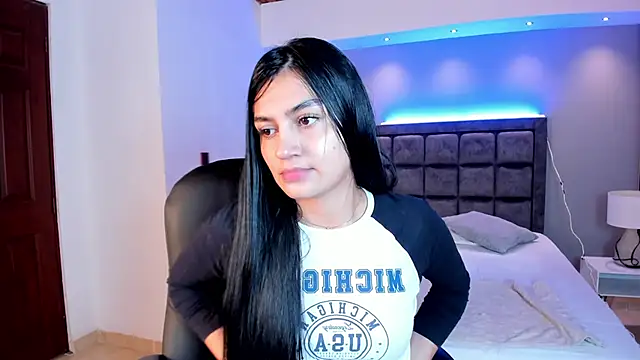 AidaJones online show from March 14, 2026, 12:54 pm