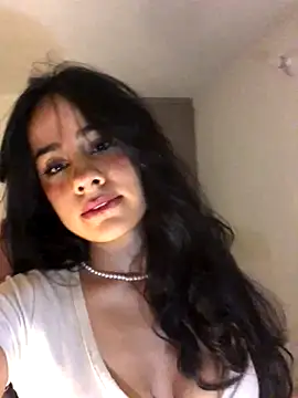 Snapshot of SelinaCatt_ chatting on October 3, 2025, 12:07 am SelinaCatt online show from October 3, 2025, 12:07 am