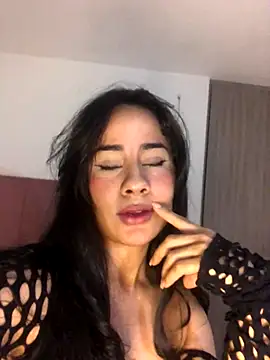 Snapshot of SelinaCatt_ chatting on October 5, 2025, 10:18 pm SelinaCatt online show from October 5, 2025, 10:18 pm