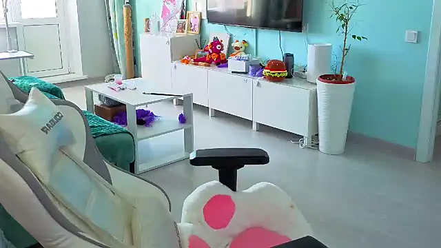 Im suka online show from March 25, 2026, 4:07 am