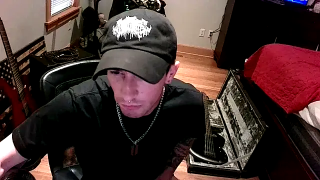 Snapshot of LEVIATHANX666 chatting on March 4, 2026, 6:25 pm LEVIATHANX666 online show from March 4, 2026, 6:25 pm