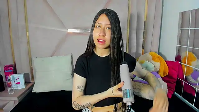 venusmorgan online show from October 14, 2025, 3:24 pm