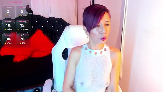 Snapshot of Trinityy__ chatting on November 17, 2025, 6:03 pm Trinityy online show from November 17, 2025, 6:03 pm