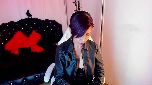 Snapshot of Trinityy__ chatting on December 17, 2025, 6:47 pm Trinityy online show from December 17, 2025, 6:47 pm