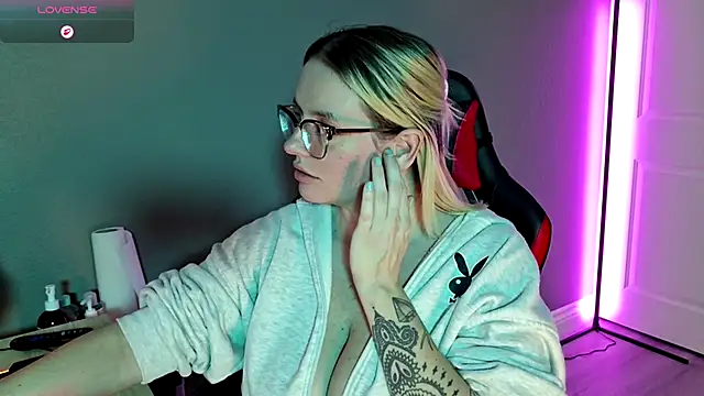 Charlies world online show from November 6, 2025, 9:26 pm