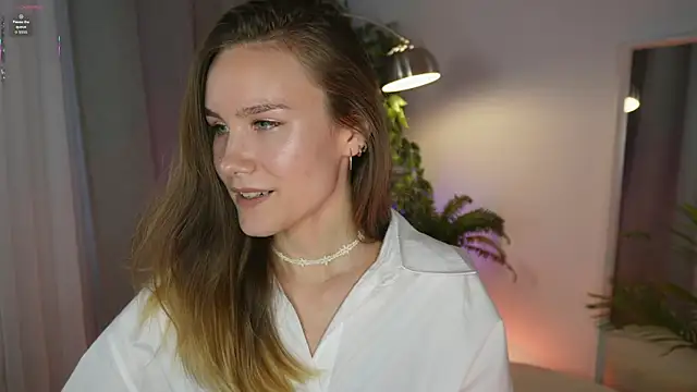 Snapshot of _Clare_Florence_ chatting on October 10, 2025, 1:32 pm  Clare Florence  online show from October 10, 2025, 1:32 pm