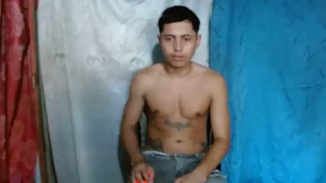 Snapshot of Lil_condor_bby1 chatting on October 5, 2025, 9:02 pm Lil condor bby1 online show from October 5, 2025, 9:02 pm