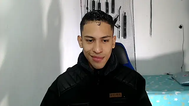 dylan apol0 online show from September 27, 2025, 4:39 am