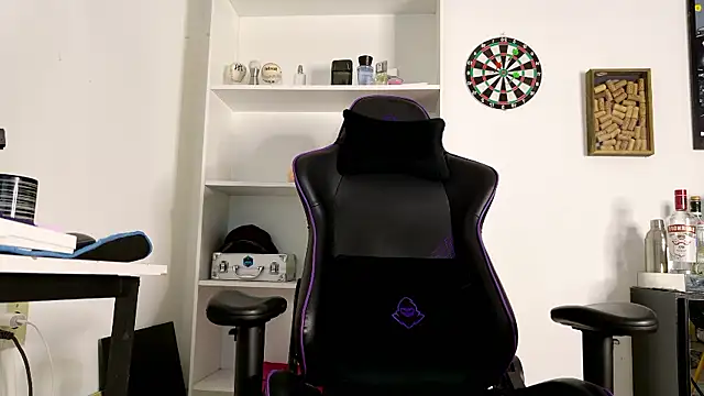 aaron nvk online show from October 17, 2025, 9:17 pm