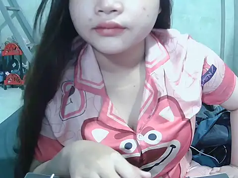 Snapshot of Lily3322 chatting on February 22, 2026, 11:03 pm Lily3322 online show from February 22, 2026, 11:03 pm