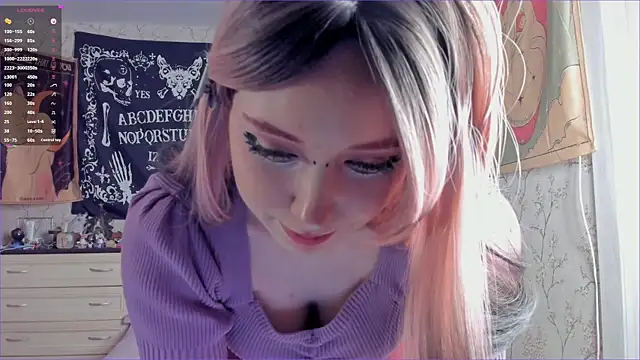 CutiePatoootie online show from April 26, 2026, 9:45 pm