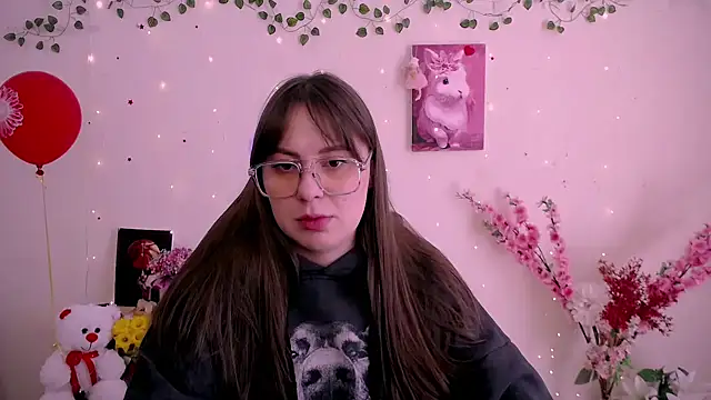 Amanda Bright  online show from April 14, 2026, 10:43 am