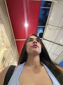 BellaLeclair online show from April 8, 2026, 11:27 pm