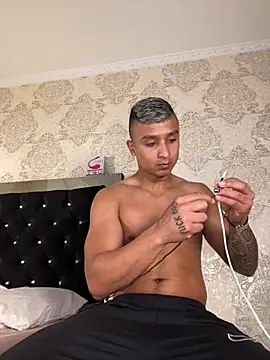 ThiagoBlaze online show from September 19, 2025, 2:46 am