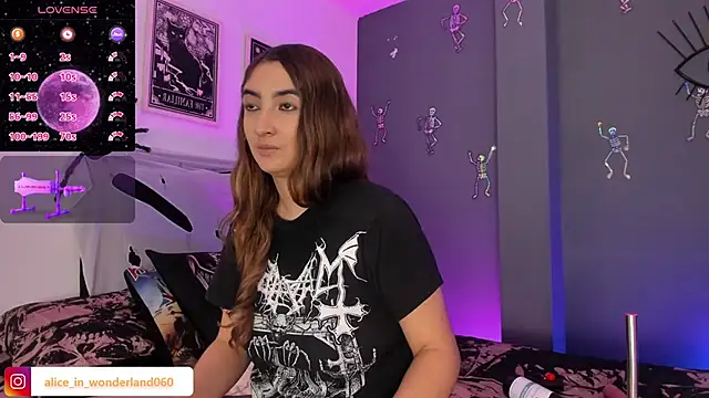 Alice Dickinssonn online show from October 7, 2025, 12:57 pm