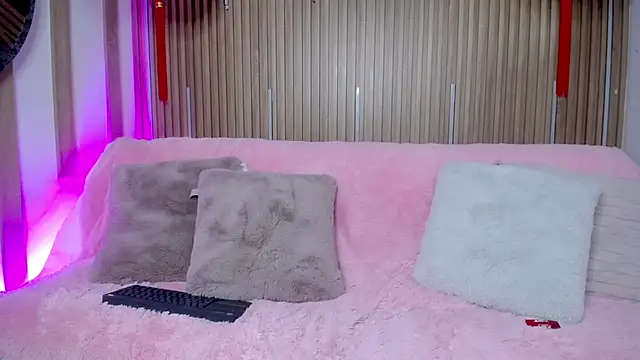 Bonn Glow online show from March 1, 2026, 3:52 am