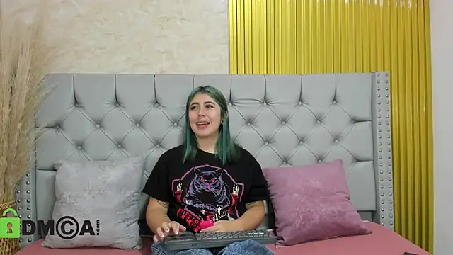 Skarlet 04 online show from January 5, 2026, 6:11 pm