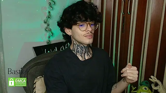 Mihail leroy online show from October 2, 2025, 1:45 am