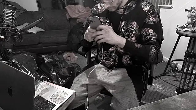 MasterDaddyCool online show from February 2, 2026, 11:36 pm