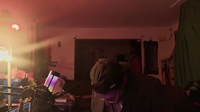 MasterDaddyCool online show from February 25, 2026, 8:13 am