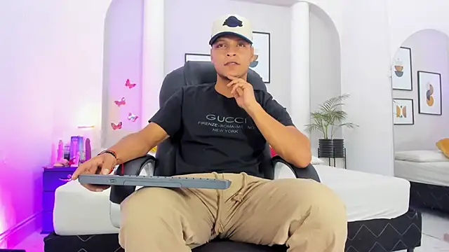 Ricky Owens1 online show from October 28, 2025, 8:33 pm