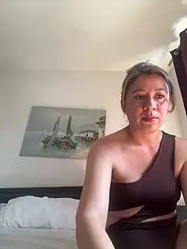 luna desiree online show from March 20, 2026, 7:30 pm