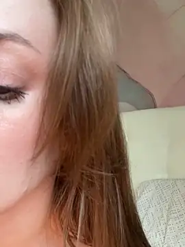 Snapshot of Rosie_Holmes_ chatting on September 21, 2025, 11:23 am Rosie Holmes online show from September 21, 2025, 11:23 am