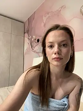 Snapshot of Rosie_Holmes_ chatting on November 4, 2025, 3:16 am Rosie Holmes online show from November 4, 2025, 3:16 am