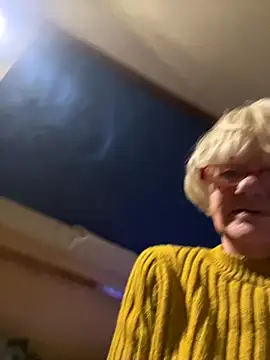 ladyboatlady online show from November 25, 2025, 5:24 pm