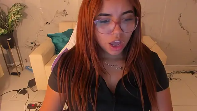 Snapshot of scarlett_enjoy1 chatting on September 14, 2025, 5:45 pm scarlett enjoy1 online show from September 14, 2025, 5:45 pm