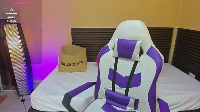 Snapshot of scarlett_enjoy1 chatting on December 16, 2025, 12:54 pm scarlett enjoy1 online show from December 16, 2025, 12:54 pm