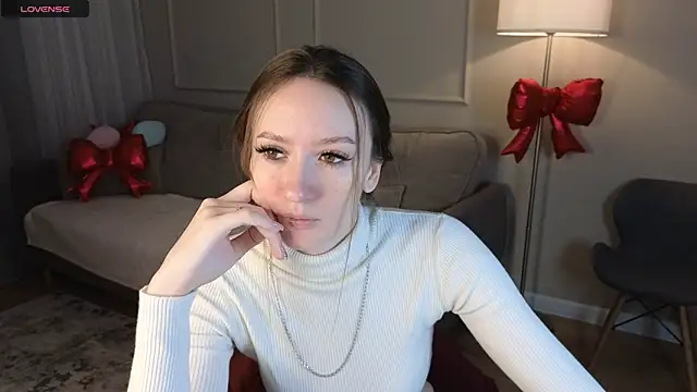 cutienaughtygirl online show from March 27, 2026, 3:34 am