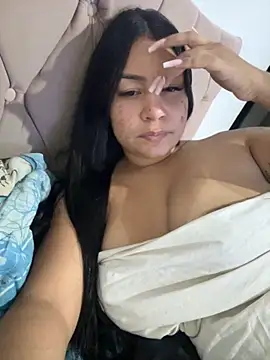 julianamascarada online show from September 21, 2025, 1:18 am