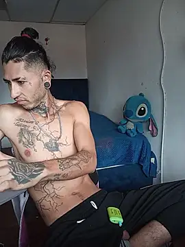 Tattoboy19cm online show from April 17, 2026, 4:10 pm