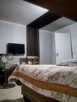 Snapshot of Pnice chatting on October 12, 2025, 4:28 pm Pnice online show from October 12, 2025, 4:28 pm