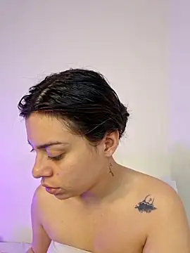 AmaiaSalvatore online show from October 19, 2025, 8:09 pm