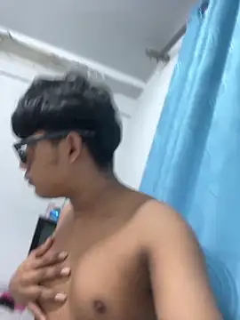 Snapshot of methme chatting on April 8, 2026, 11:16 pm methme online show from April 8, 2026, 11:16 pm